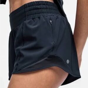 Lululemon High Rise Hotty Hot Shorts 2.5” Inseam in Black